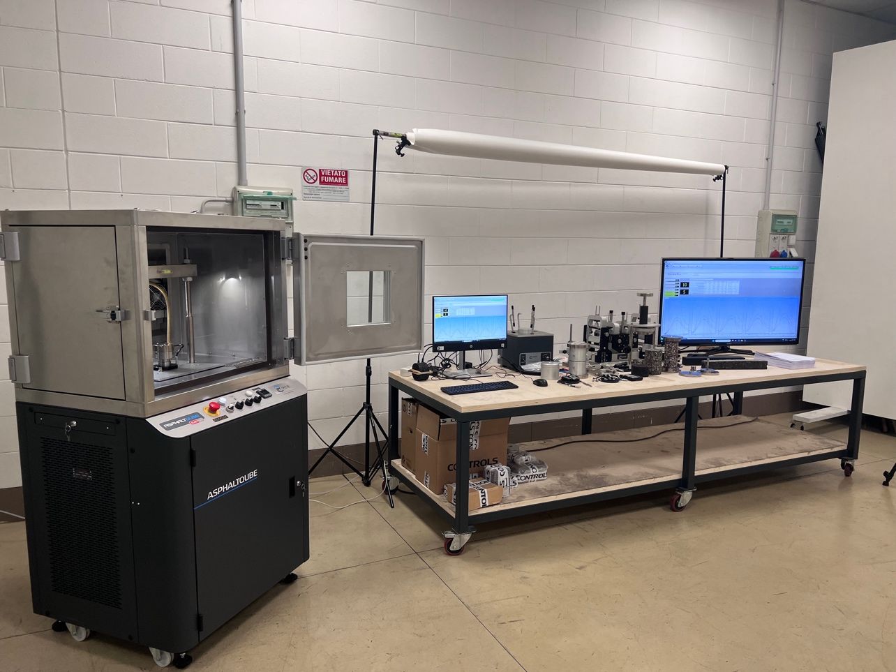 电动多功效沥青混淆料动态试验机（标准型） - 亚洲必赢仪器装